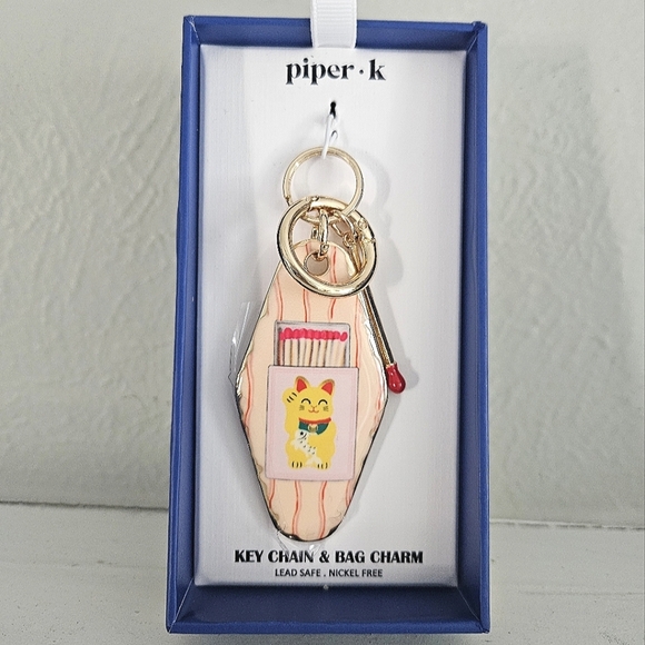 NWT Viral Piper K Novelty Retro Room Key Bag Charm/Keychain - Picture 1 of 3